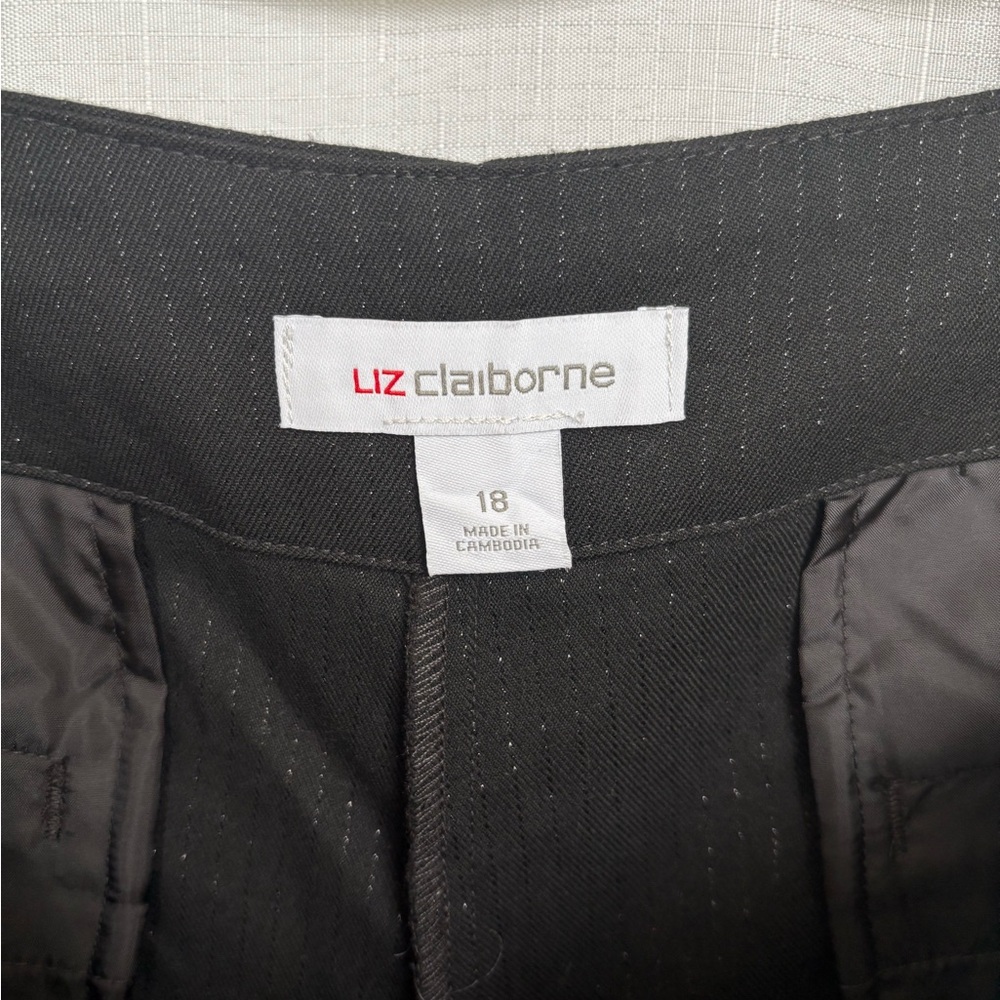 Brand-new Women's Black wide leg Pants pleated leg design - Picture 2 of 8